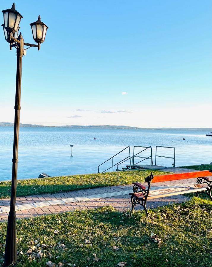 Aranygesztenye Apartmanhaz Balatonudvari Eksteriør bilde